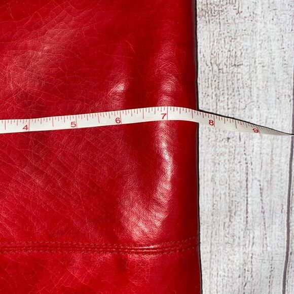 Clutch purse with wrist strap, zipper closure red - Picture 8 of 9